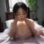 用户清晨橘子头像，阳光女生笑脸，户外明亮背景